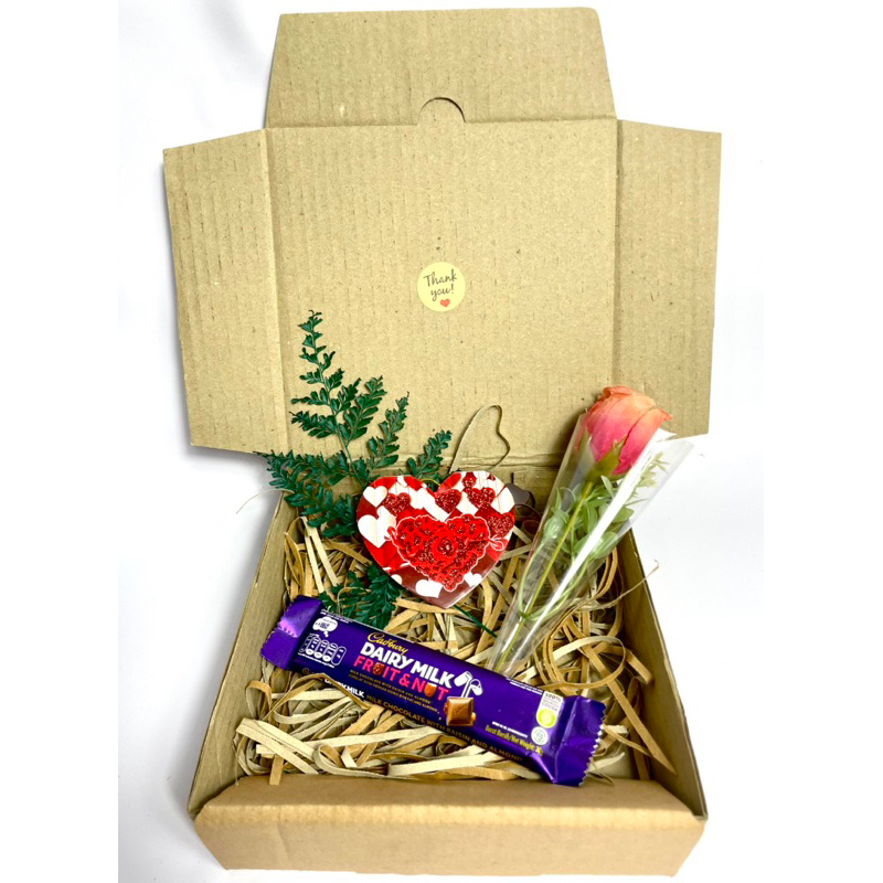 

Paket SINGLE B BOX/HAMPERS/BUCKET Coklat Valentine/Kado/Wisuda