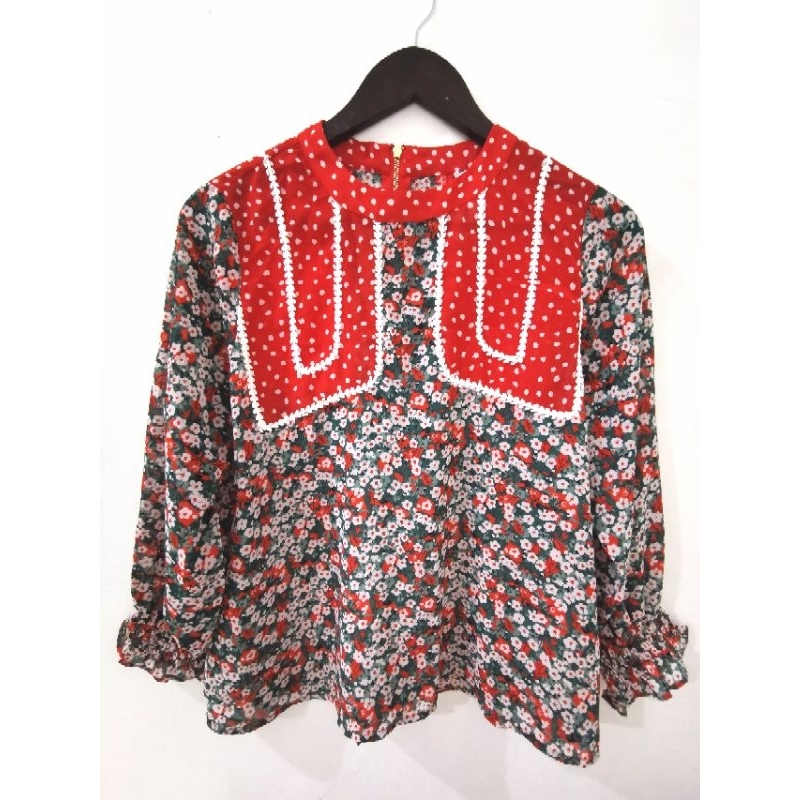 Blouse Korea Victorian Style dengan corak bunga