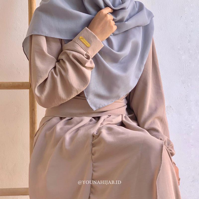 SAFIRA DRESS BY YOUNAHIJAB