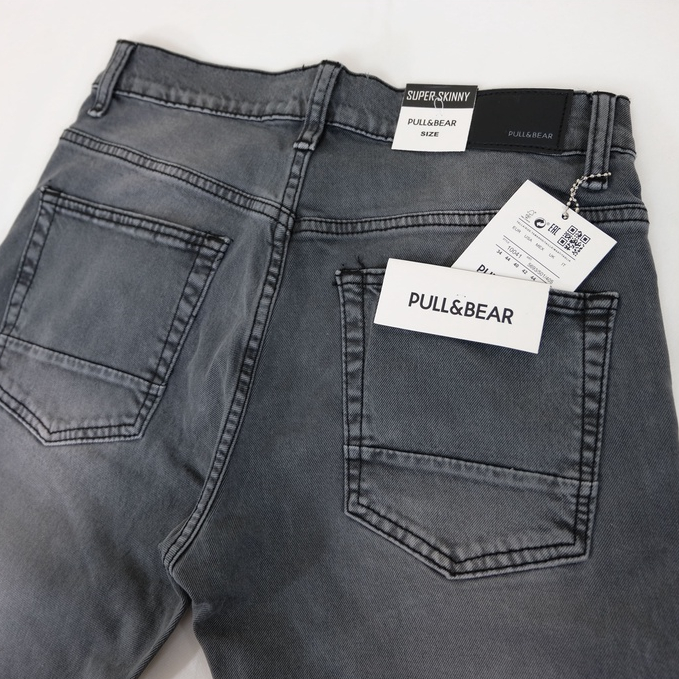 SKINNY JEANS BIKERS PATCH GREY WASH WHISKER PRIA PULL&amp;BEAR SOFT JEANS ABU TUA FEDDING