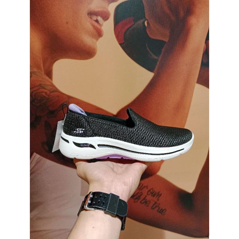 Skechers Slip on Wanita / Skechers Go walk Arch-fit - Black