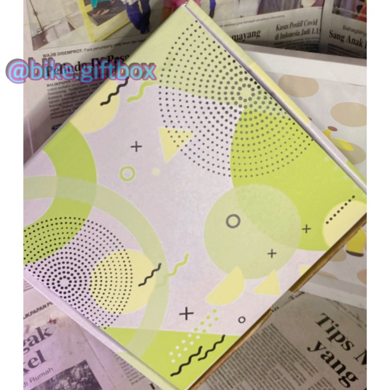 

Box Motif 22x22x7