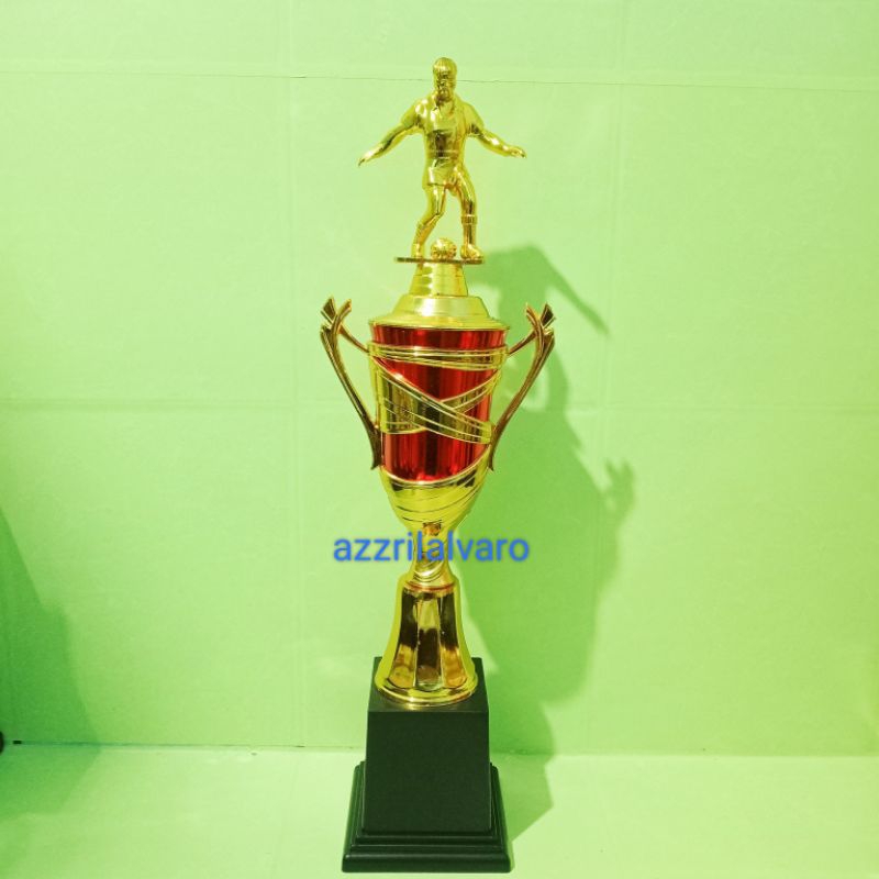 Piala 113 + Patung Nendang bola Tinggi 45cm