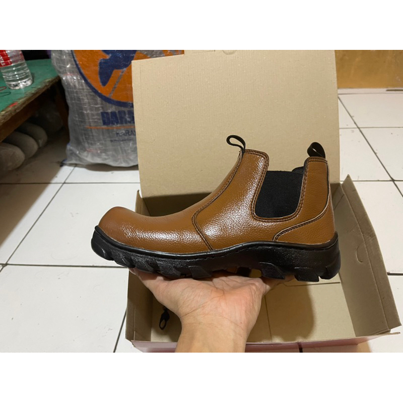 sepatu pria, sepatu ujung besi ,sepatu safety pria, sepatu safety kings ujung besi