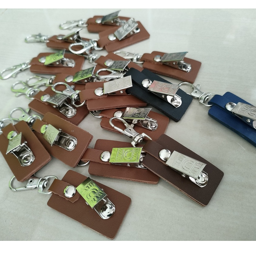 

Jepitan ID CARD Holder Pin Name Tag Dari Kulit Terbaru