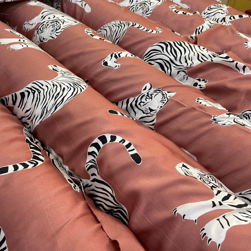 Kain Armani Silk || Armani || satin || armani motif