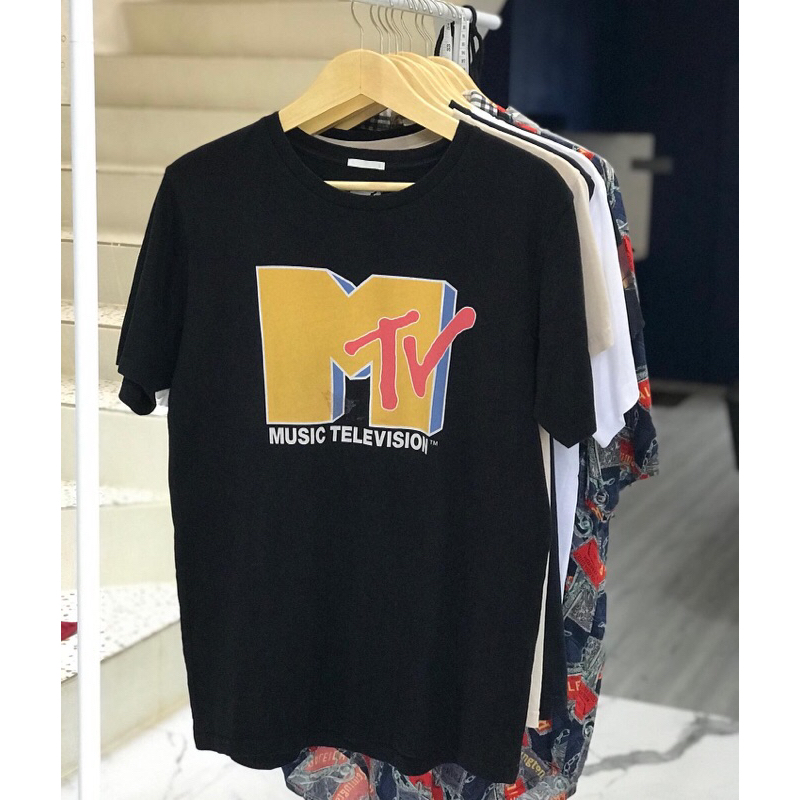 baju kaos MTV x uniqlo original
