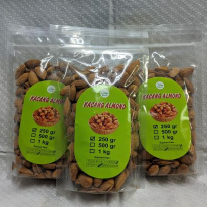 

Kacang Almond Roasted Milk ukuran 250gr