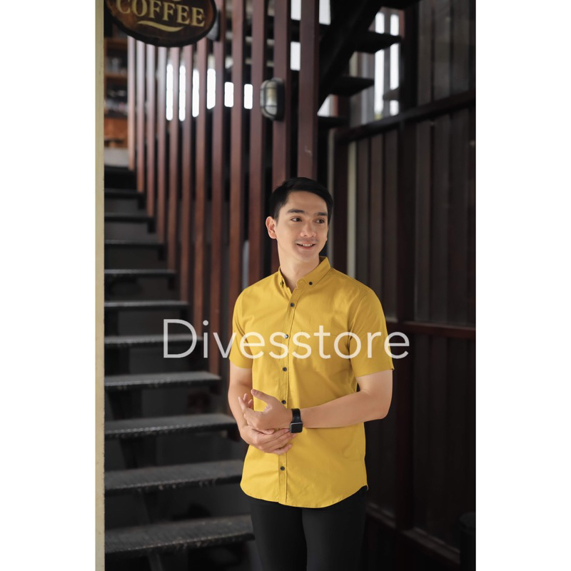 Kemeja pria cowok polos slimfit kasual basic HeM lengan pendek lemon lime