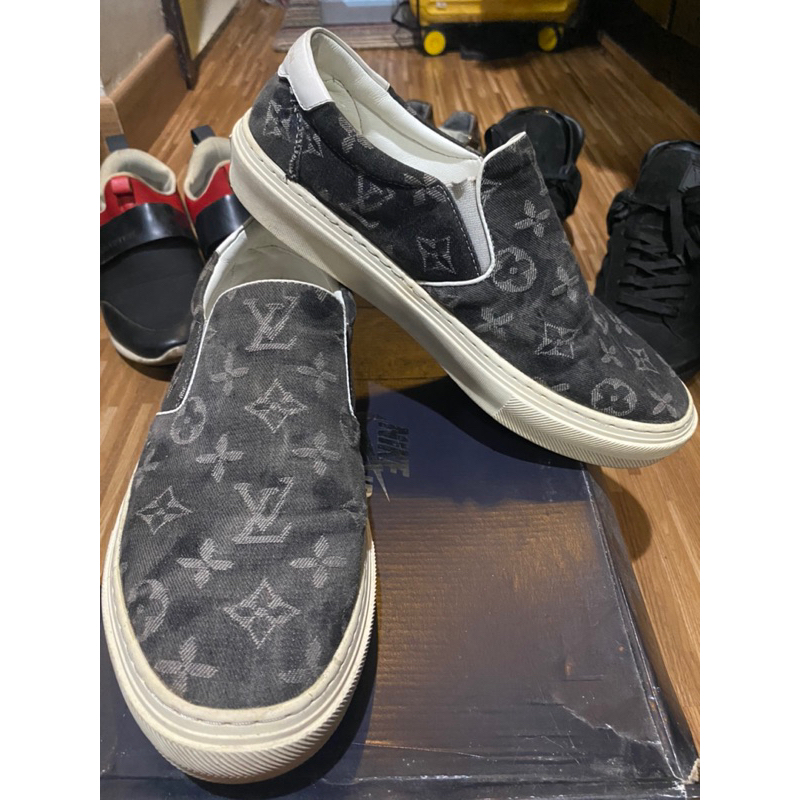 Sepatu Branded italy Louis Vuitton Monogram Slip On size 44