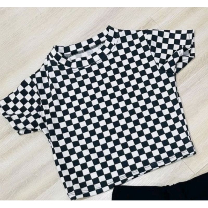 Kaos Catur Hitam Putih Checker Crop Top