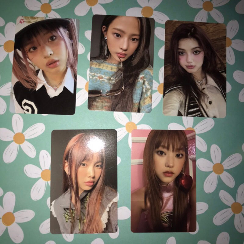 SHARING NewJeans Photocard (OMG Album; NewJeans Version)