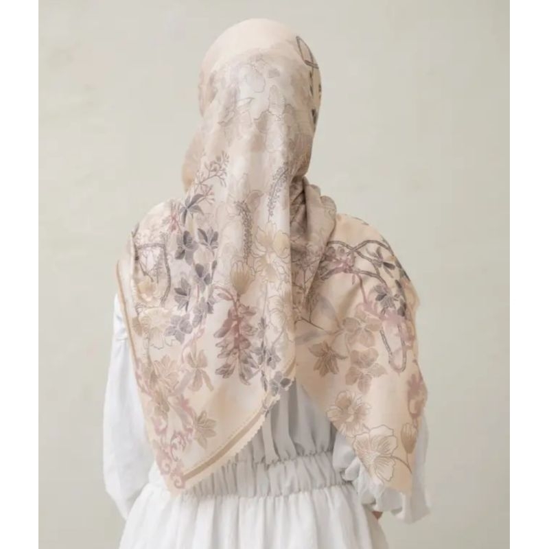 Wearing Klamby Scarf Pina