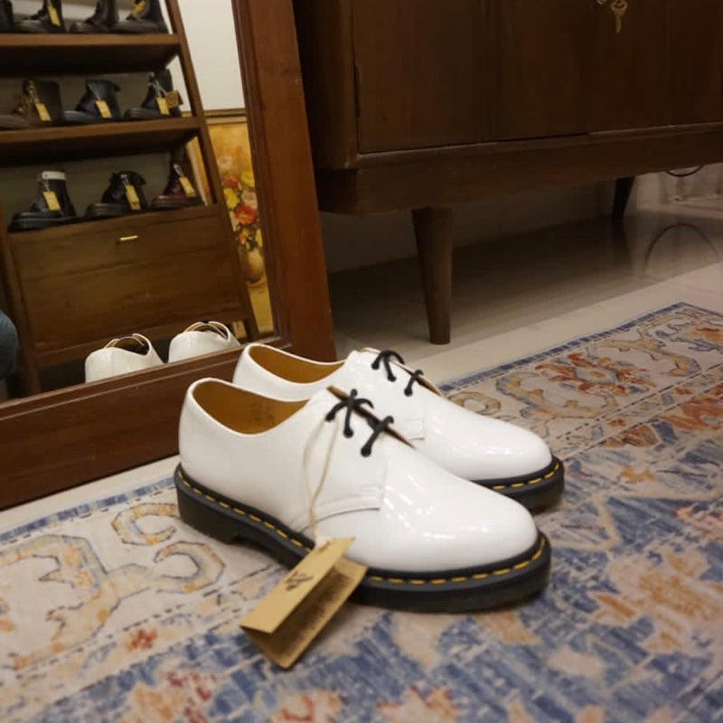 DR. MARTENS 1461 WHITE PATENT LAMPER 3 EYE/HOLE ORIGINAL BNIB