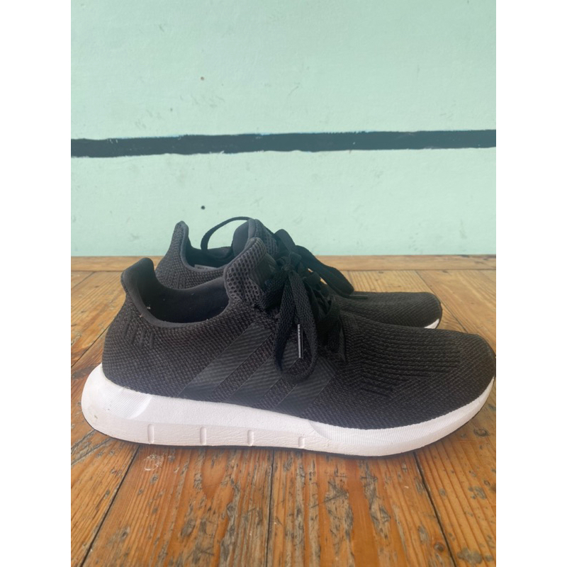 sepatu second branded tali model slip on adidas 41 260