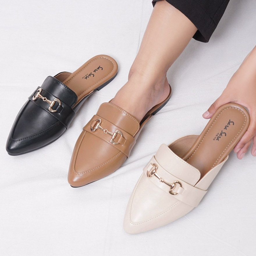 SARASARA YUK - SALSA Sepatu Sandal Wanita Slip On Mules Size 36 - 40 Casual Sendal Slop Teplek Flat Ujung Lancip Tertutup Anti Licin Warna Hitam Black Cream Brown Selop Premium 37 38 39 Perempuan Kekinian Terbaru Shoes ORI Original Mall Official Store