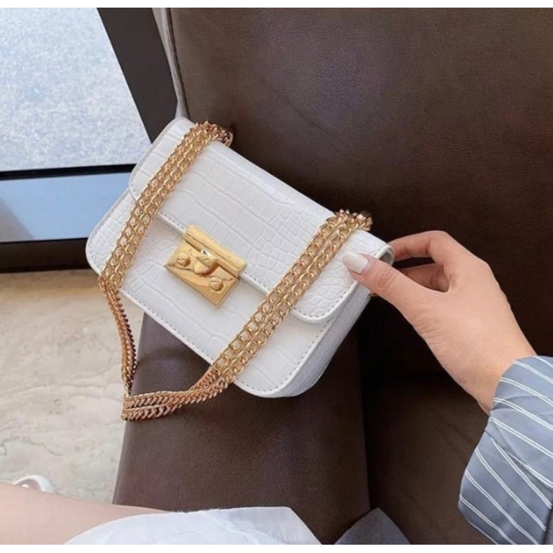 [A4743]HAMPERS GIFT BOX TAS LUCY/KADO PACAR/KADO VALENTINE/KADO ANNIVERSARY/KADO WISUDA/KADO WEDDING/HADIAH ULANG TAHUN/HAMPERS LEBARAN/HAMPERS RAMADAN/KADO HARI GURU/KADO HARI IBU/HADIAH PERNIKAHAN