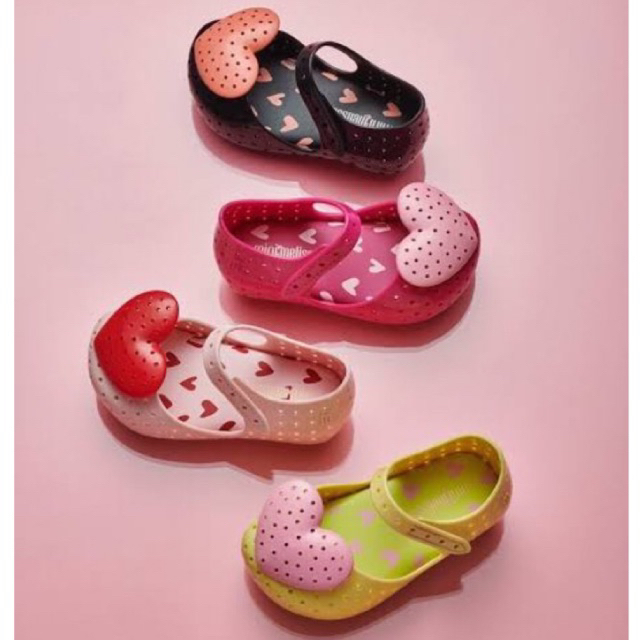 Sepatu s anak minimelissa heart furadinha