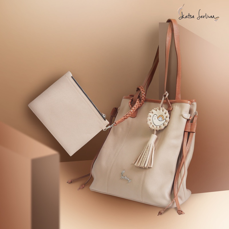 Dhatu totebag (Totebag kulit sapi/leather totebag/Tas kulit/Tas kulit asli sapi/ Tas totebag kulit/t