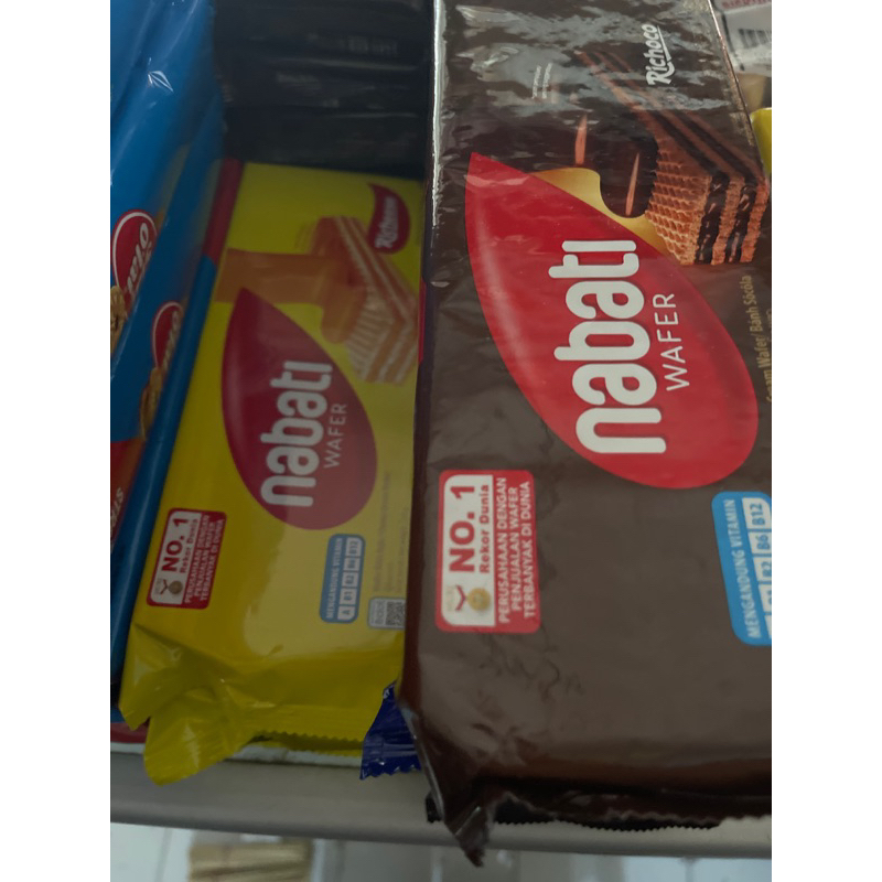 

nabati wafer richoco dan richeese 125 g + buble warp