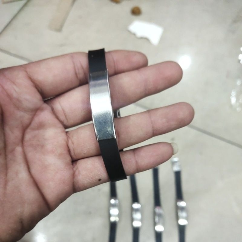 Grosir!!! Gelang Plat stainless steel tali karet hitam tidak karat dewasa lusinan isi 12pcs