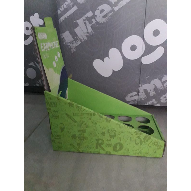 TEMPAT DISPLAY EARPHONE ROBOT RE601