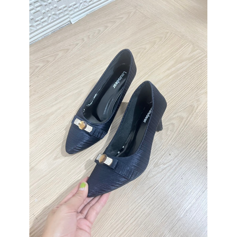 LOUISDEAR sepatu heel 3 cm bahan satin garis bulat mutiara