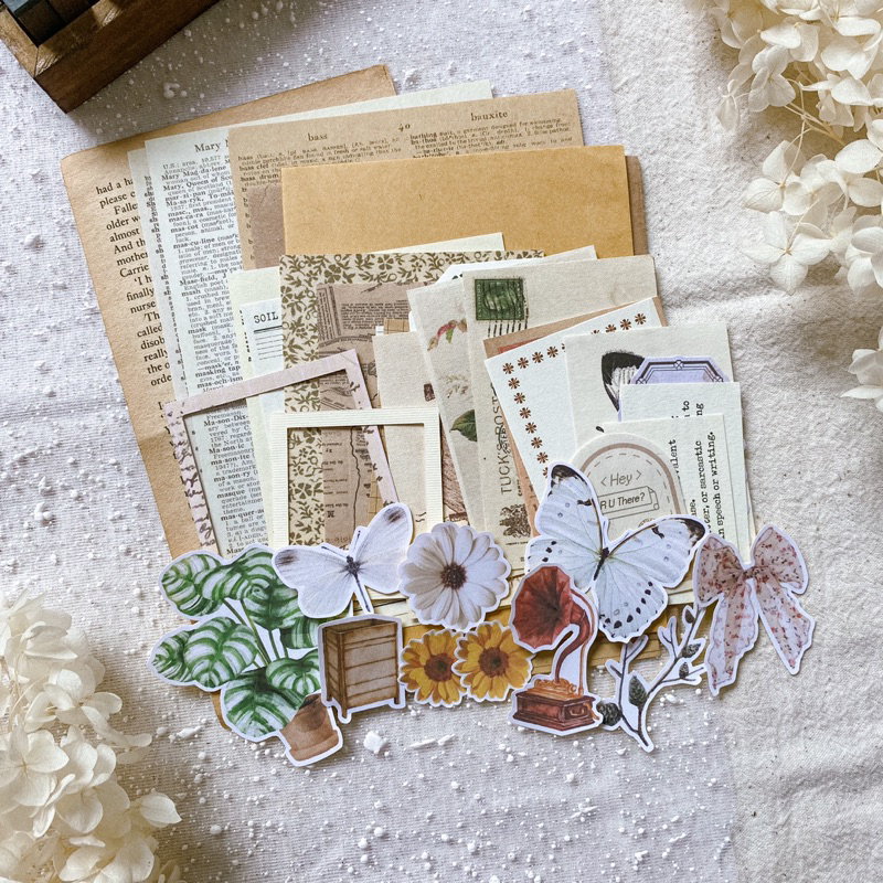 

[MIUKIEE] 50Pcs MINI JOURNAL KIT VINTAGE Scrapbook Journal Decoration