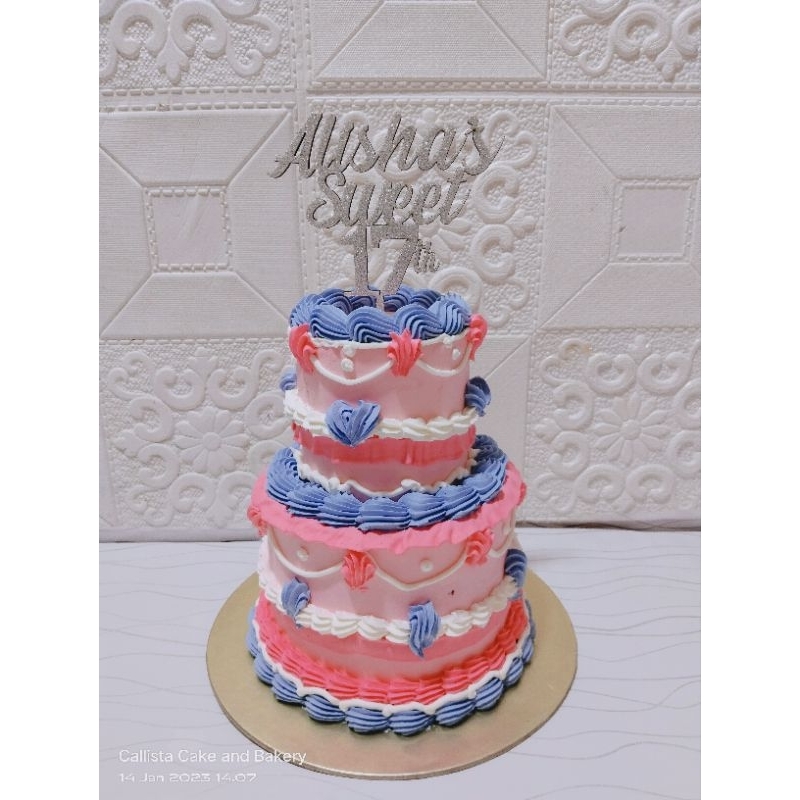 

Korean Vintage Tiara Cake 2 Tier/ Petite Cake/ Cake Ultah Cantik