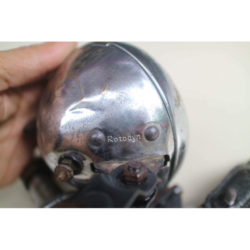 lampu bosch batok saklar (on)