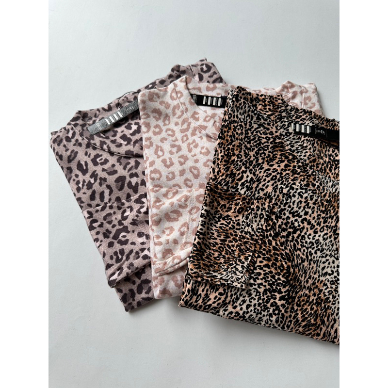 READYBASIC - BAJU KAOS LENGAN PANJANG MOTIF ANIMAL PRINT