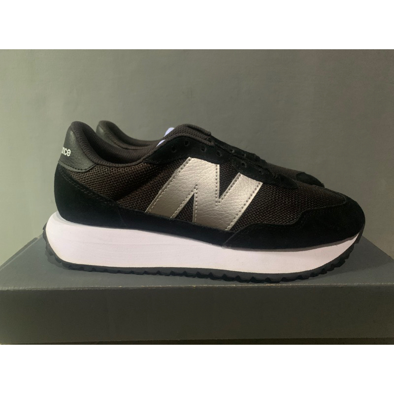 New Balance 237