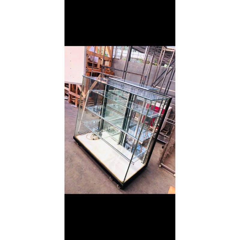 preloved etalase kaca pajangan lemari kaca bekas butik