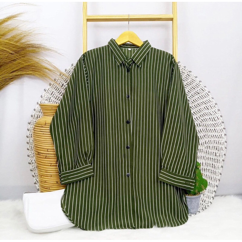 Kemeja Wanita LD 120 cm / Kemeja Jumbo garis garis