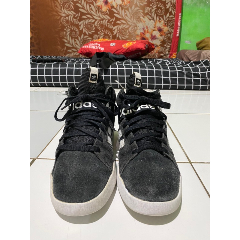 Sepatu Adidas Second