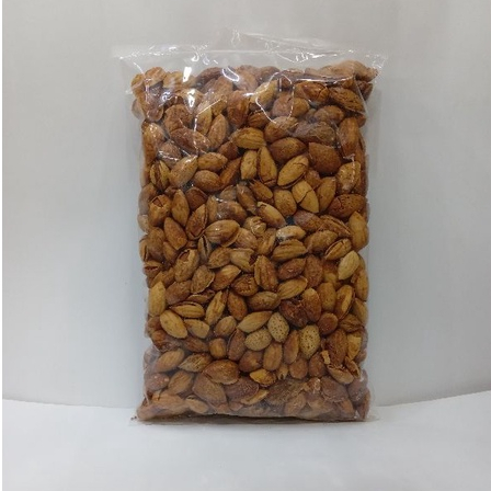 

KACANG ALMOND 1KG