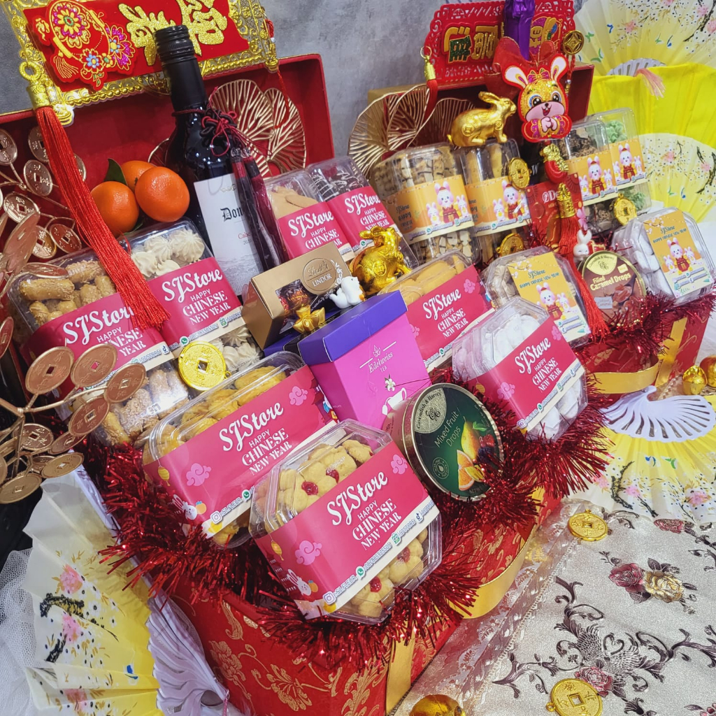 

Paket Dekorasi Hampers Imlek Parcel Hadiah Kue Kering 006