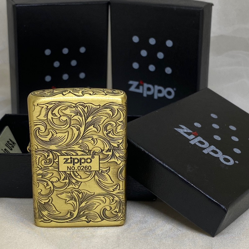 Zippo Motif Grafir Full Batik Logo Gold