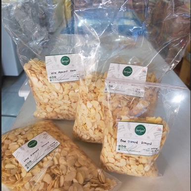 

Blue Diamond Almond slice 100 Gram Free Bubble Wrap dan Dus Tebal