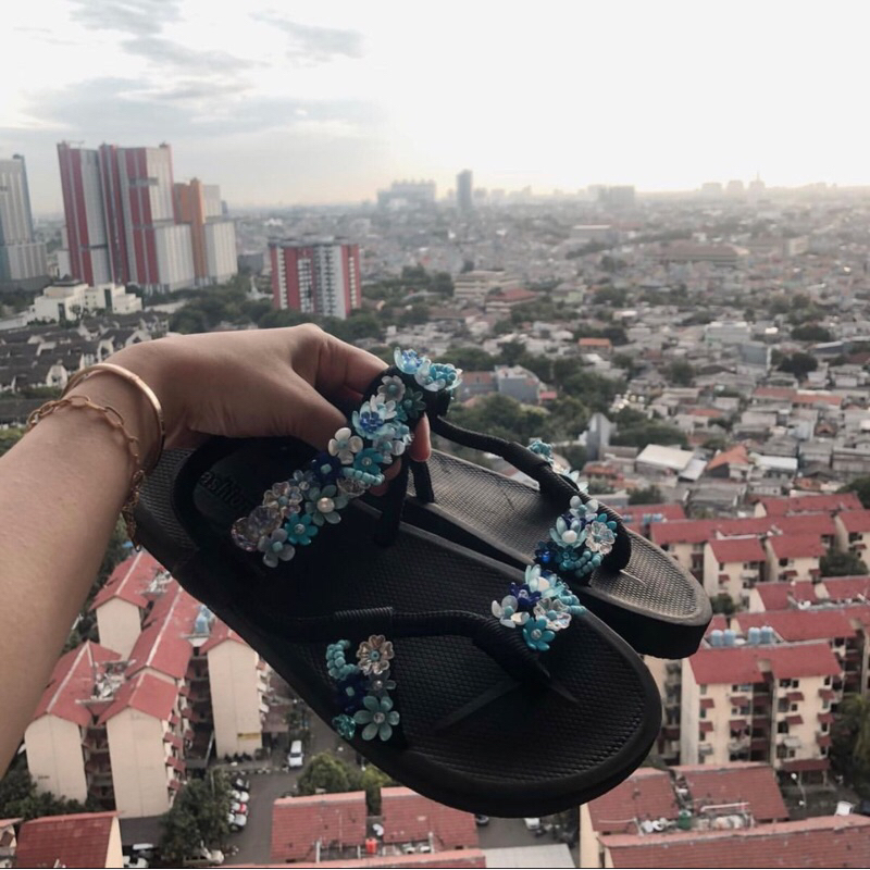 Clara (Beads Sandal - Sandal Mote/Manik Bunga Wanita)