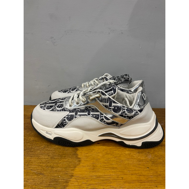 sepatu dior low size 42