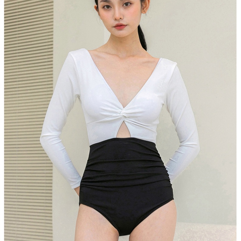 【AMY J】V-neck Long Sleeve  Sexy Siamese Swimsuit 7135