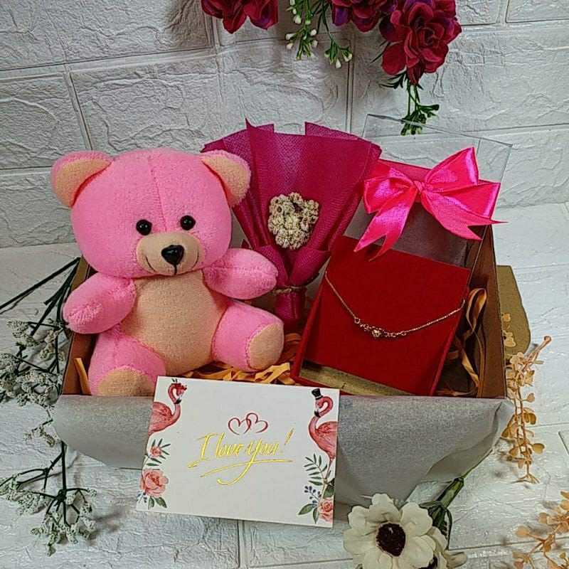 Hampers Wanita Hampers Cewek Hampers Ultah Hampers Valentine Hampers Ulang Tahun Kado Valentine Kado Ultah Kado Ulang Tahun Kado Wanita Kado Cewek Hadiah Ultah Hadiah Valentine Hadiah Anniversary Kado Anniversary Kado Wisuda Hampers Wisuda