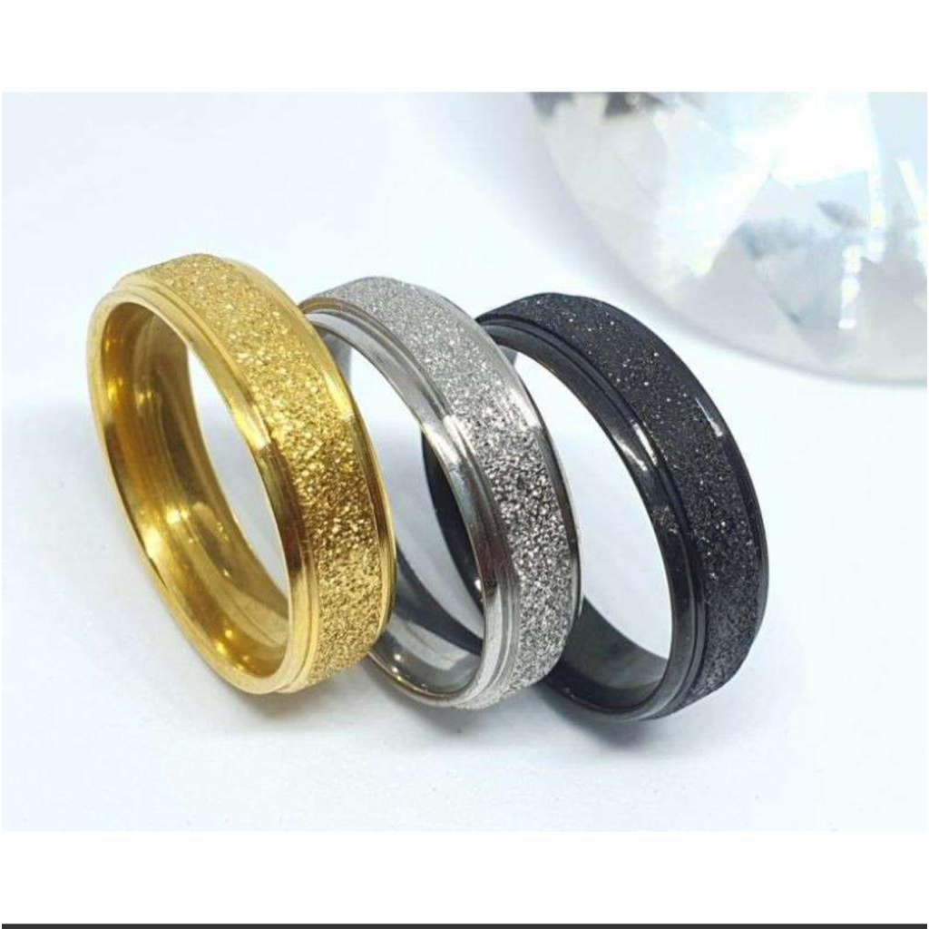 Cincin couple Hitam Titanium Stainless steel Pasir dan Sisi Rata Polos Fashion Ring Pria Wanita Gaul Metal Gaya Elegan Kasual anti karat selamanya