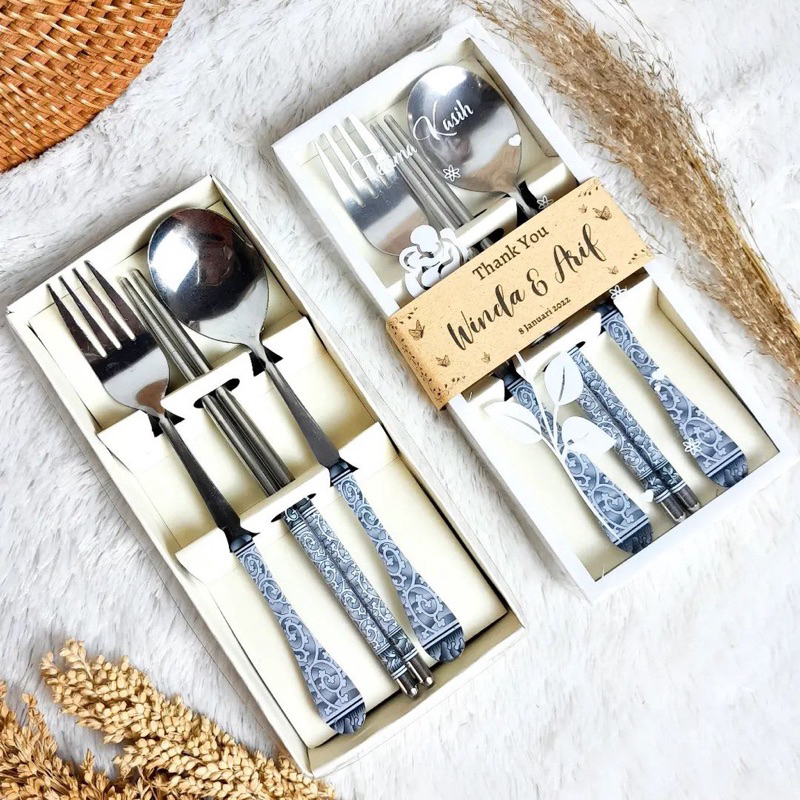 SOUVENIR SENDOK GARPU SUMPIT STAINLESS SATU SET WEDDING / SOUVENIR PERNIKAHAN MUDAH SENDOK GARPU SUMPIT SATU SET TERMURAH TERLARIS