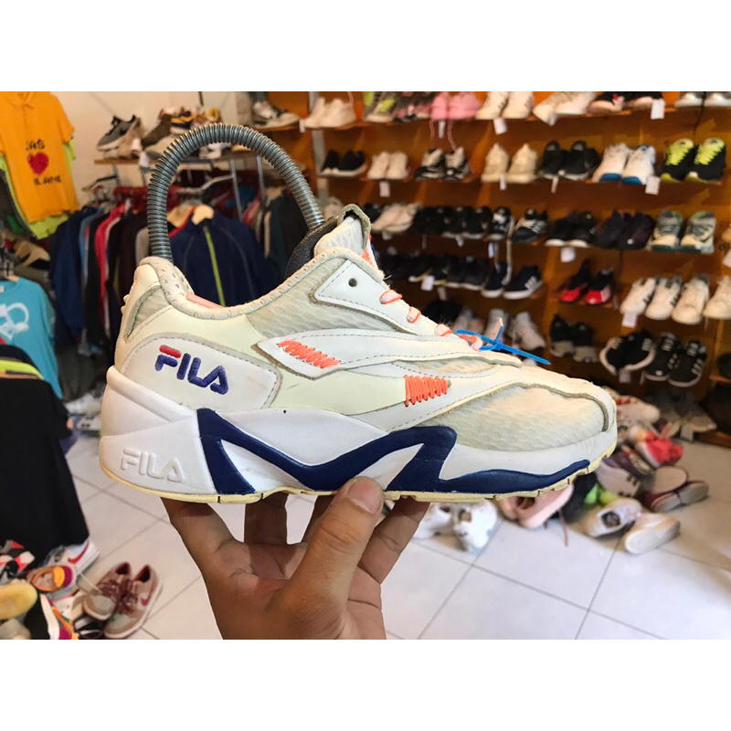 SEPATU FILA BEKAS SECOND BRANDED ORIGINAL,Size 37,5