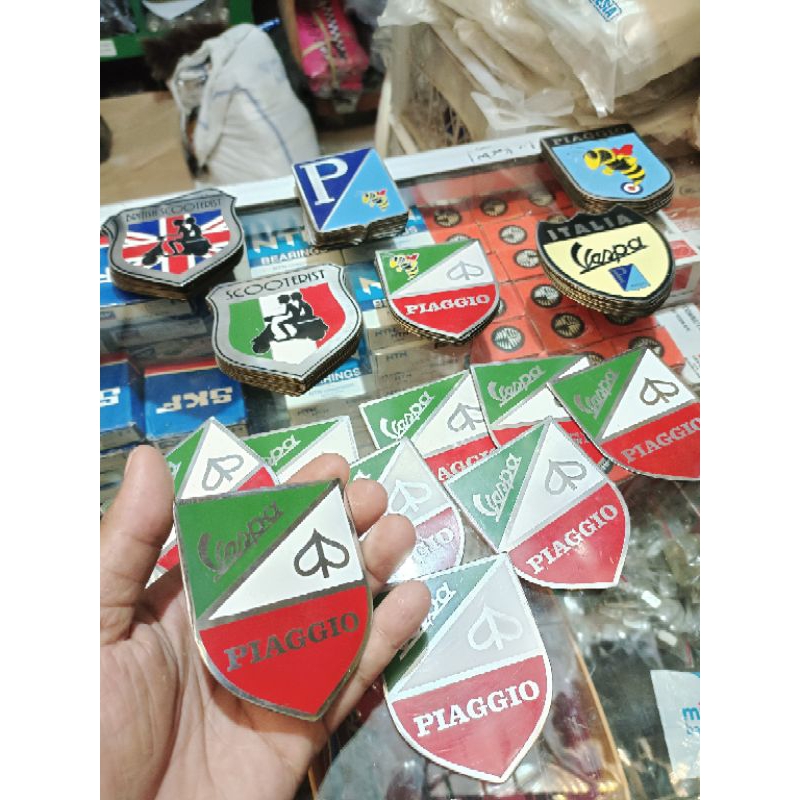 emblem emblim dada layar vespa model vespa piaggio vespa stainles