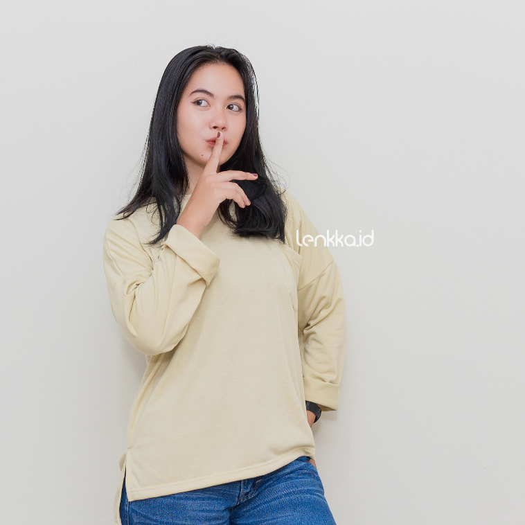 T-shirt Keiko Pocket Oversize Lengan Lipat Atasan Wanita Simple