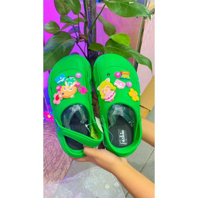 BISA COD - Sandal Crocs Wanita Bahan PREMIUM ORI pictures