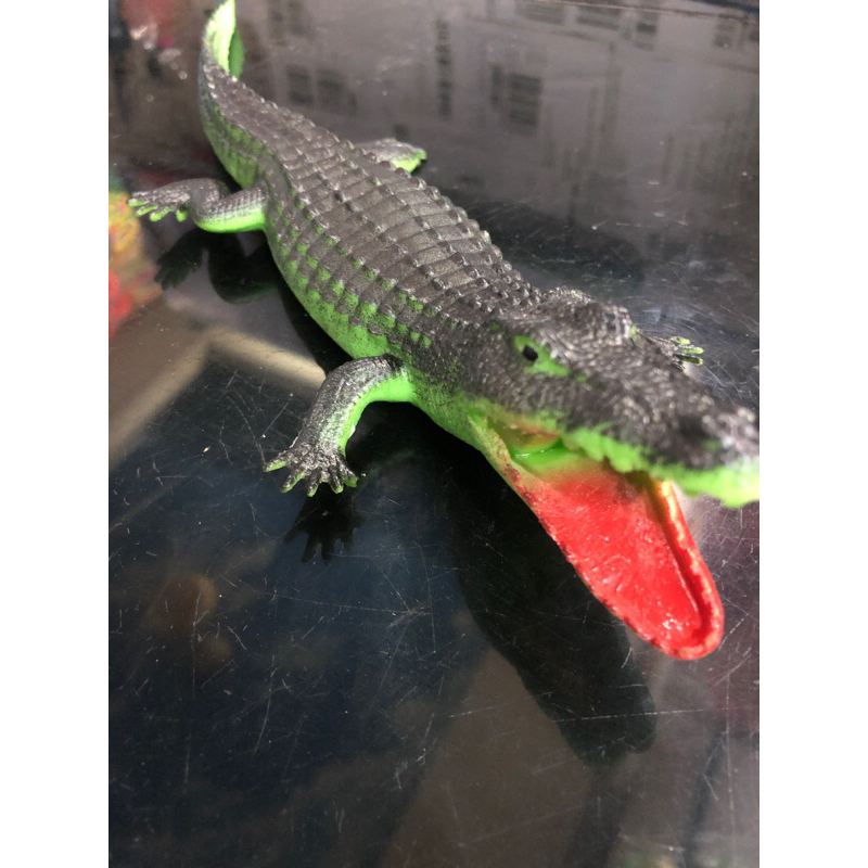 mainan buaya karet/buaya karet bunyi